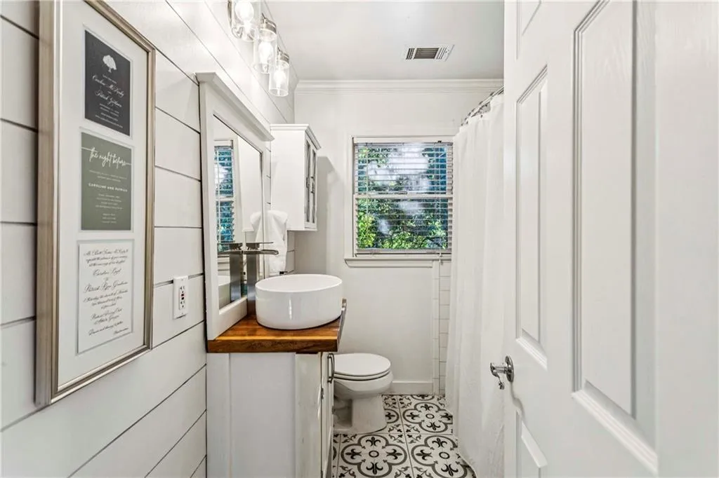 1905 Woodland Hills Avenue Nw, Atlanta, Georgia 30318, 2 Bedrooms Bedrooms, ,2 BathroomsBathrooms,Residential,For Sale,1905 Woodland Hills Avenue Nw,7669685