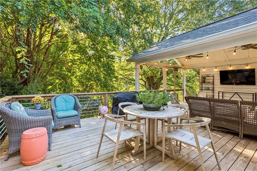 1905 Woodland Hills Avenue Nw, Atlanta, Georgia 30318, 2 Bedrooms Bedrooms, ,2 BathroomsBathrooms,Residential,For Sale,1905 Woodland Hills Avenue Nw,7669685