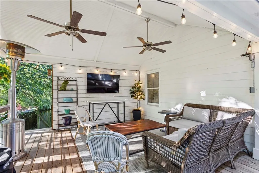 1905 Woodland Hills Avenue Nw, Atlanta, Georgia 30318, 2 Bedrooms Bedrooms, ,2 BathroomsBathrooms,Residential,For Sale,1905 Woodland Hills Avenue Nw,7669685