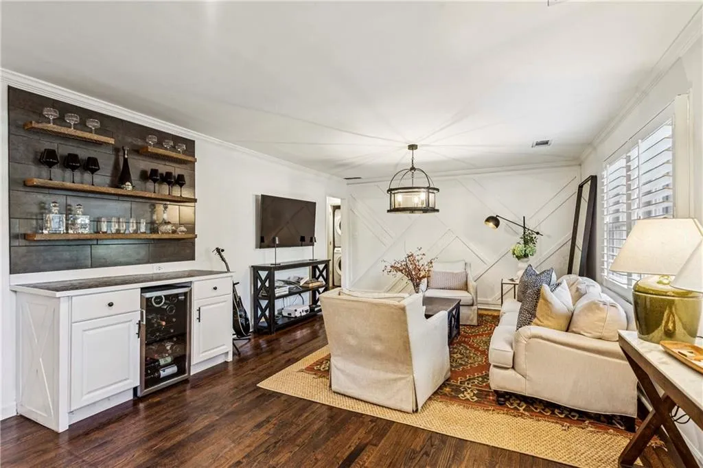 1905 Woodland Hills Avenue Nw, Atlanta, Georgia 30318, 2 Bedrooms Bedrooms, ,2 BathroomsBathrooms,Residential,For Sale,1905 Woodland Hills Avenue Nw,7669685