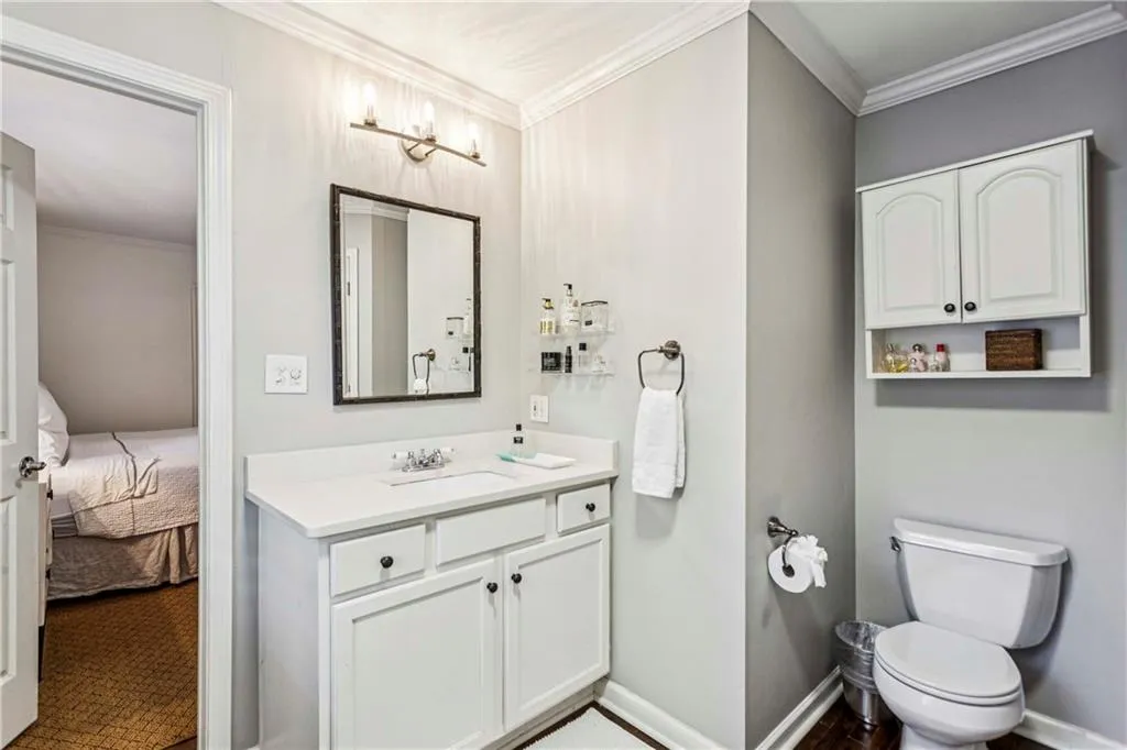 1905 Woodland Hills Avenue Nw, Atlanta, Georgia 30318, 2 Bedrooms Bedrooms, ,2 BathroomsBathrooms,Residential,For Sale,1905 Woodland Hills Avenue Nw,7669685