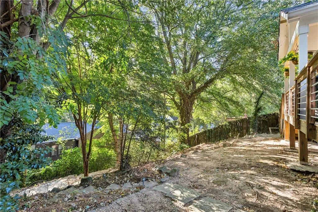 1905 Woodland Hills Avenue Nw, Atlanta, Georgia 30318, 2 Bedrooms Bedrooms, ,2 BathroomsBathrooms,Residential,For Sale,1905 Woodland Hills Avenue Nw,7669685