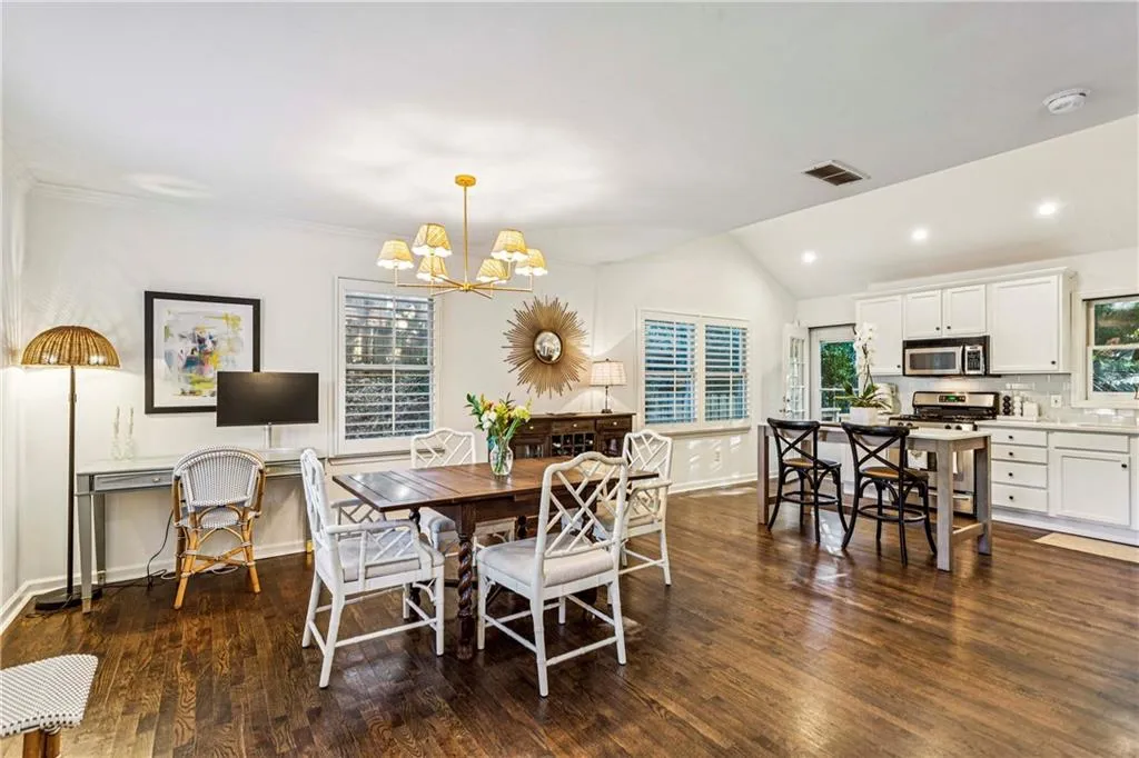 1905 Woodland Hills Avenue Nw, Atlanta, Georgia 30318, 2 Bedrooms Bedrooms, ,2 BathroomsBathrooms,Residential,For Sale,1905 Woodland Hills Avenue Nw,7669685