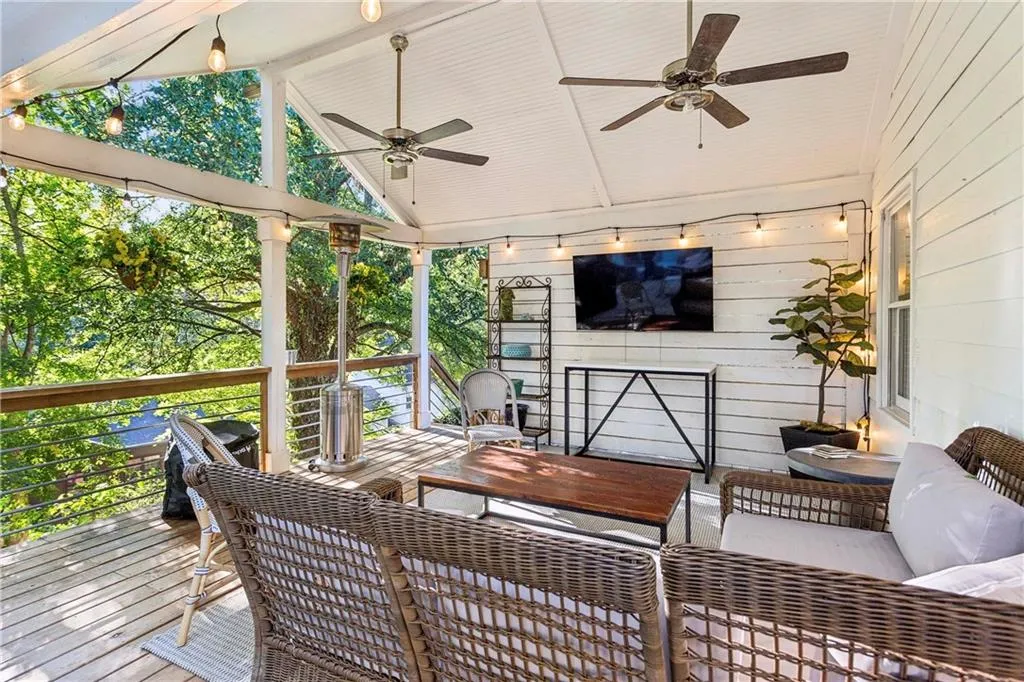 1905 Woodland Hills Avenue Nw, Atlanta, Georgia 30318, 2 Bedrooms Bedrooms, ,2 BathroomsBathrooms,Residential,For Sale,1905 Woodland Hills Avenue Nw,7669685