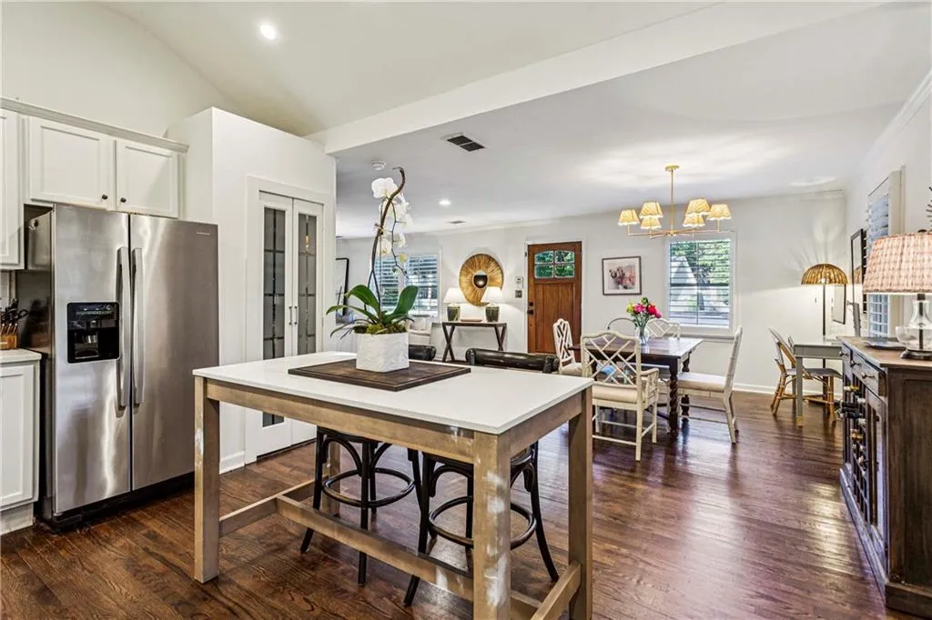 1905 Woodland Hills Avenue Nw, Atlanta, Georgia 30318, 2 Bedrooms Bedrooms, ,2 BathroomsBathrooms,Residential,For Sale,1905 Woodland Hills Avenue Nw,7669685