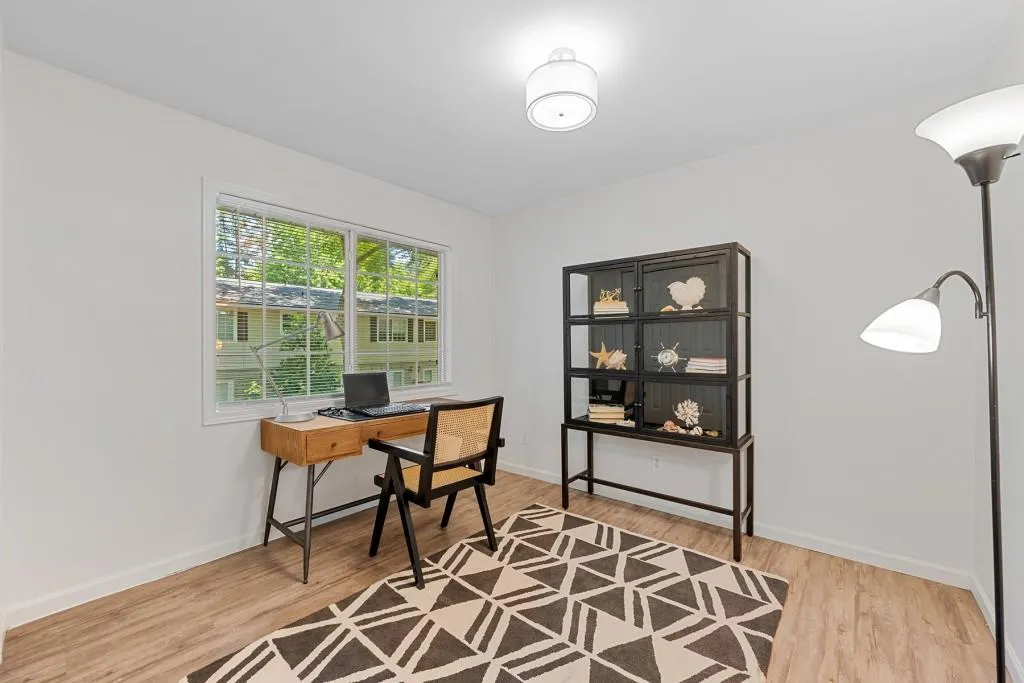 6940 Roswell Road Unit 12b, Sandy Springs, Georgia 30328, 2 Bedrooms Bedrooms, ,1 BathroomBathrooms,Residential,Sold,6940 Roswell Road Unit 12b,7252205