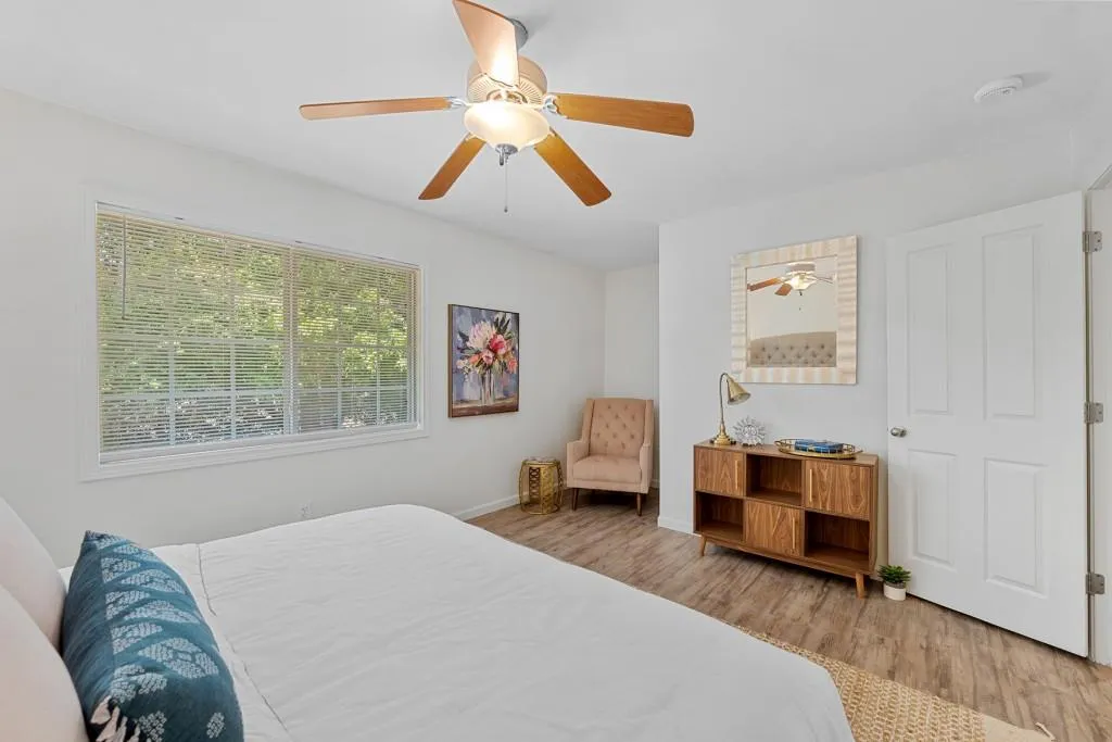 6940 Roswell Road Unit 12b, Sandy Springs, Georgia 30328, 2 Bedrooms Bedrooms, ,1 BathroomBathrooms,Residential,Sold,6940 Roswell Road Unit 12b,7252205