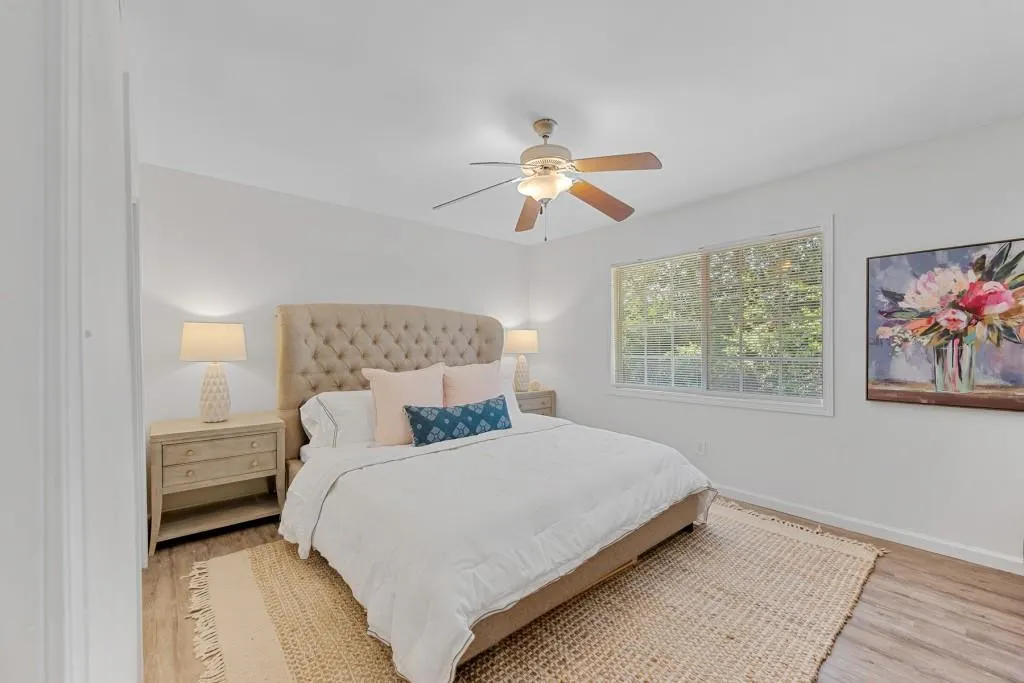 6940 Roswell Road Unit 12b, Sandy Springs, Georgia 30328, 2 Bedrooms Bedrooms, ,1 BathroomBathrooms,Residential,Sold,6940 Roswell Road Unit 12b,7252205