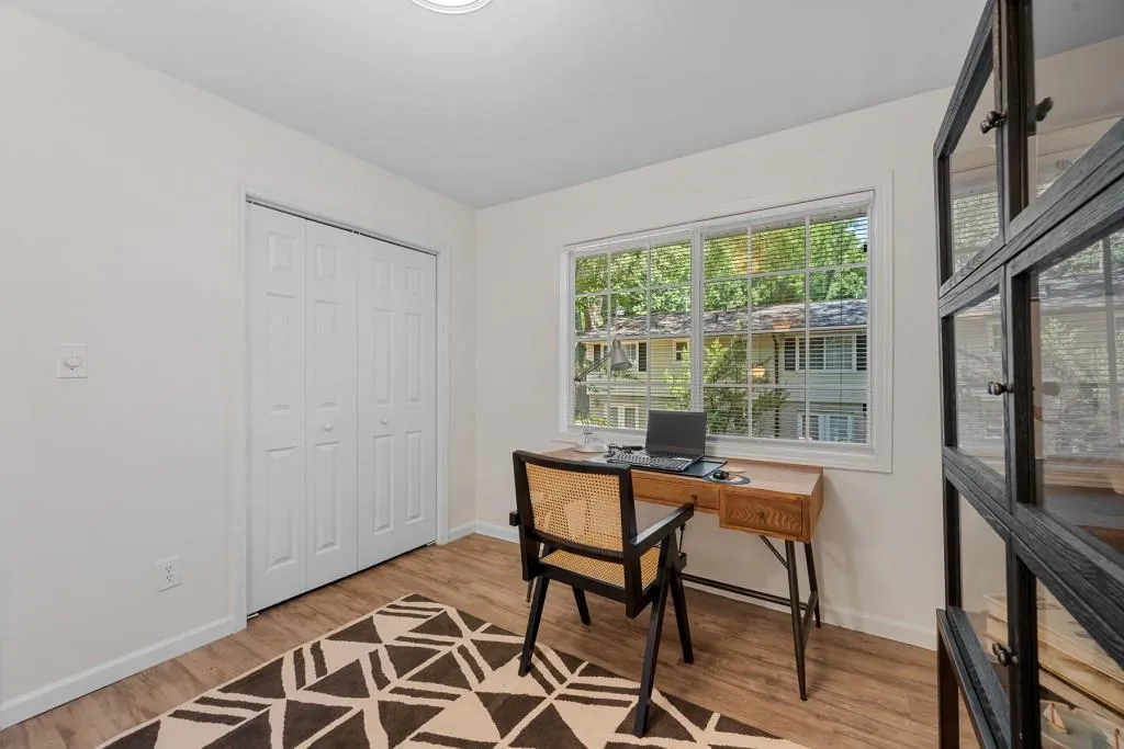 6940 Roswell Road Unit 12b, Sandy Springs, Georgia 30328, 2 Bedrooms Bedrooms, ,1 BathroomBathrooms,Residential,Sold,6940 Roswell Road Unit 12b,7252205
