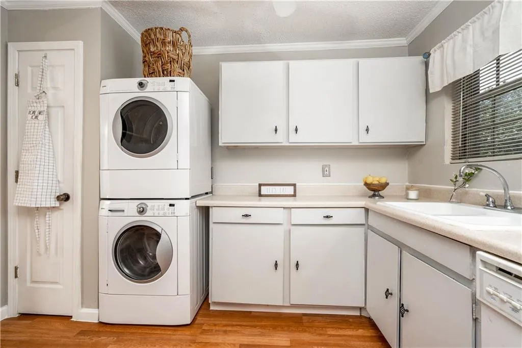 5626 Kingsport Drive Unit 5626, Sandy Springs, Georgia 30342, 2 Bedrooms Bedrooms, ,1 BathroomBathrooms,Residential,Sold,5626 Kingsport Drive Unit 5626,6905130
