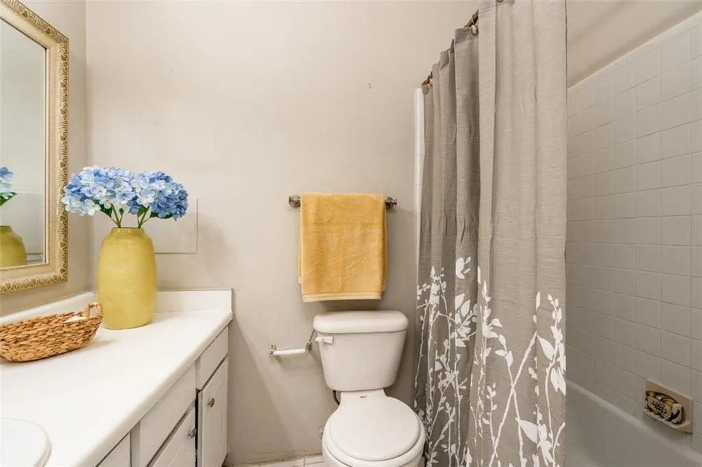 5626 Kingsport Drive Unit 5626, Sandy Springs, Georgia 30342, 2 Bedrooms Bedrooms, ,1 BathroomBathrooms,Residential,Sold,5626 Kingsport Drive Unit 5626,6905130
