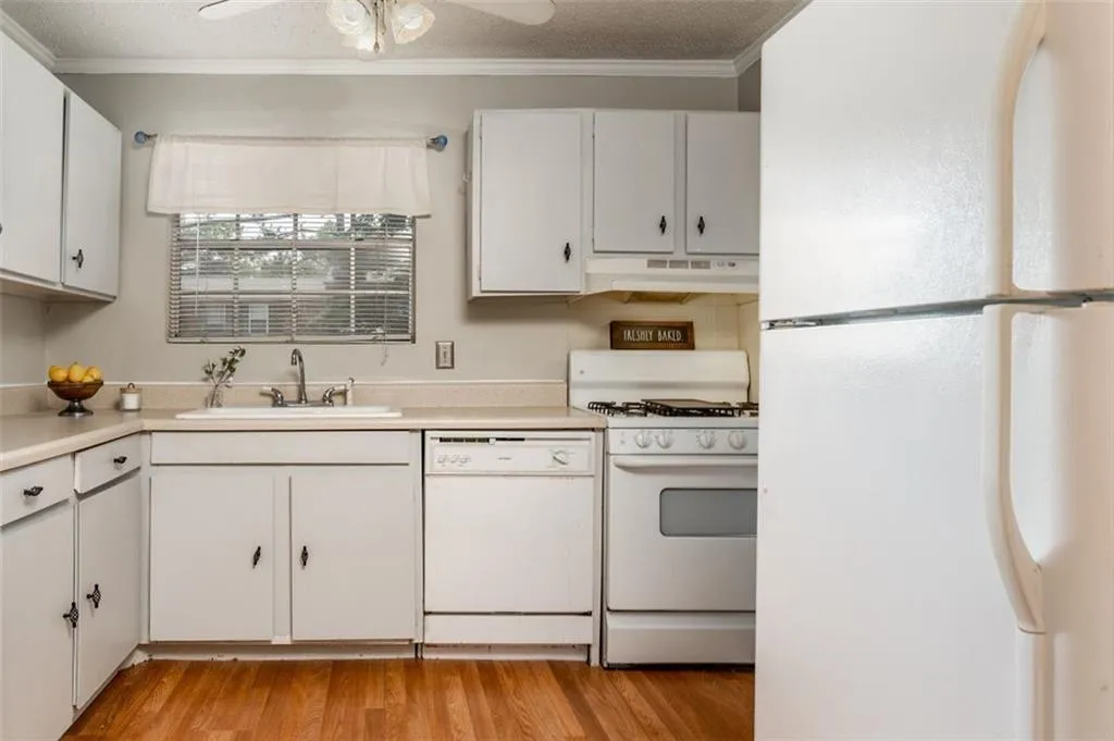 5626 Kingsport Drive Unit 5626, Sandy Springs, Georgia 30342, 2 Bedrooms Bedrooms, ,1 BathroomBathrooms,Residential,Sold,5626 Kingsport Drive Unit 5626,6905130