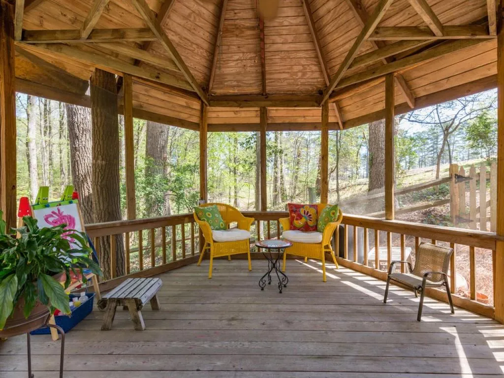 430 Huntcliff Green, Sandy Springs, Georgia 30350, 4 Bedrooms Bedrooms, ,4 BathroomsBathrooms,Residential,Sold,430 Huntcliff Green,5929455