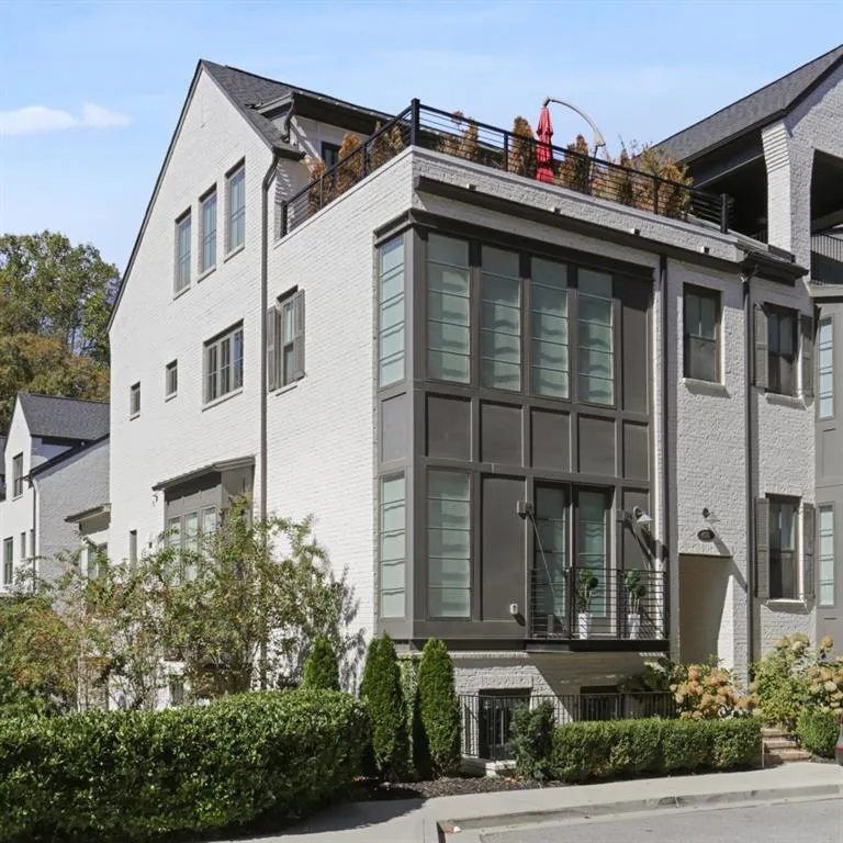 4510 Collins Avenue, Atlanta, Georgia 30342, 4 Bedrooms Bedrooms, ,4 BathroomsBathrooms,Residential,Sold,4510 Collins Avenue,7130532