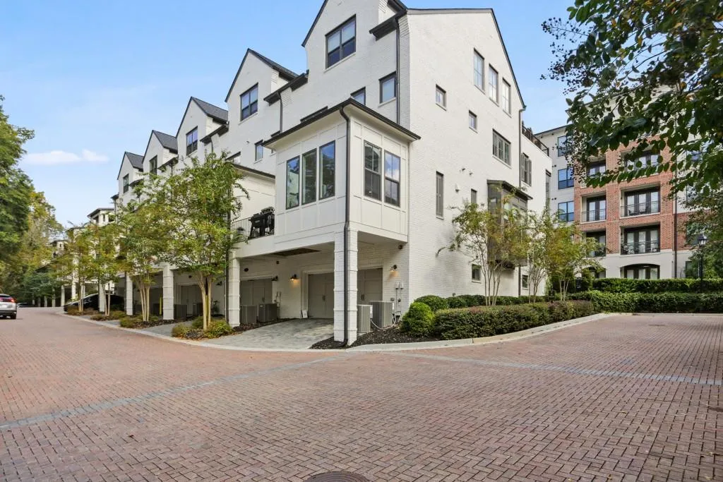 4510 Collins Avenue, Atlanta, Georgia 30342, 4 Bedrooms Bedrooms, ,4 BathroomsBathrooms,Residential,Sold,4510 Collins Avenue,7130532