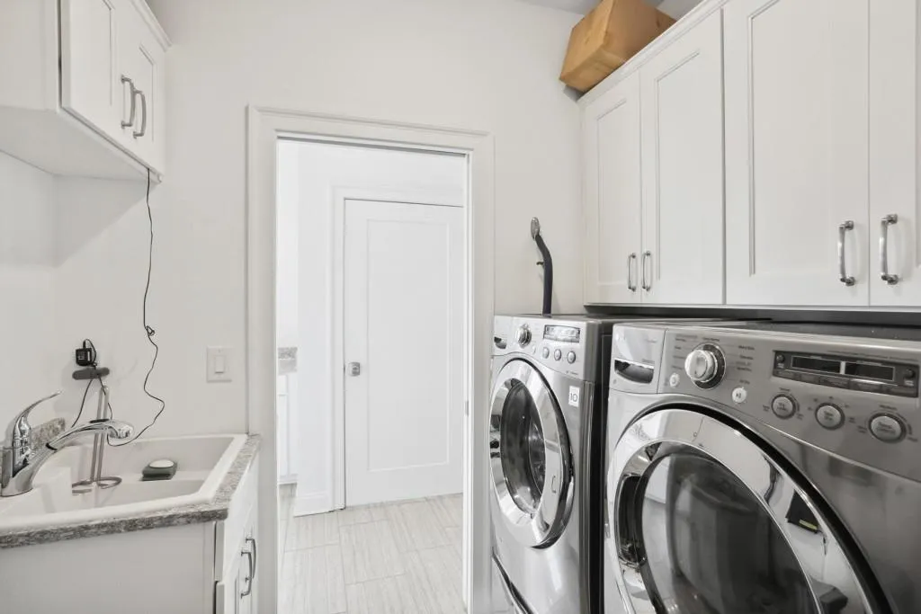 4510 Collins Avenue, Atlanta, Georgia 30342, 4 Bedrooms Bedrooms, ,4 BathroomsBathrooms,Residential,Sold,4510 Collins Avenue,7130532