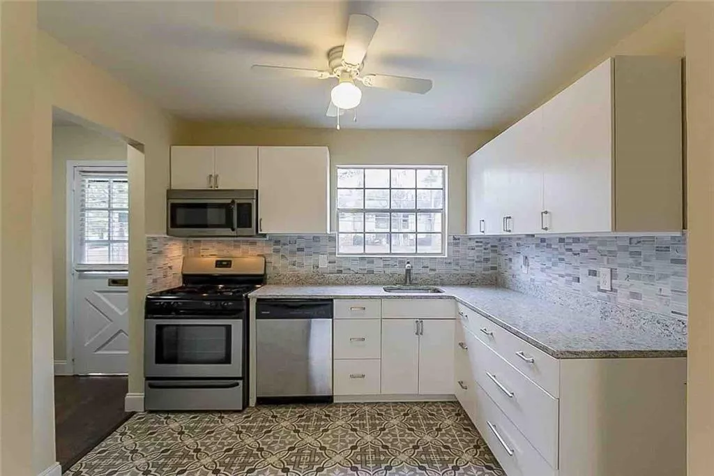 5697 Kingsport Drive Unit 3, Atlanta, Georgia 30342, 2 Bedrooms Bedrooms, ,1 BathroomBathrooms,Residential,Sold,5697 Kingsport Drive Unit 3,6669175