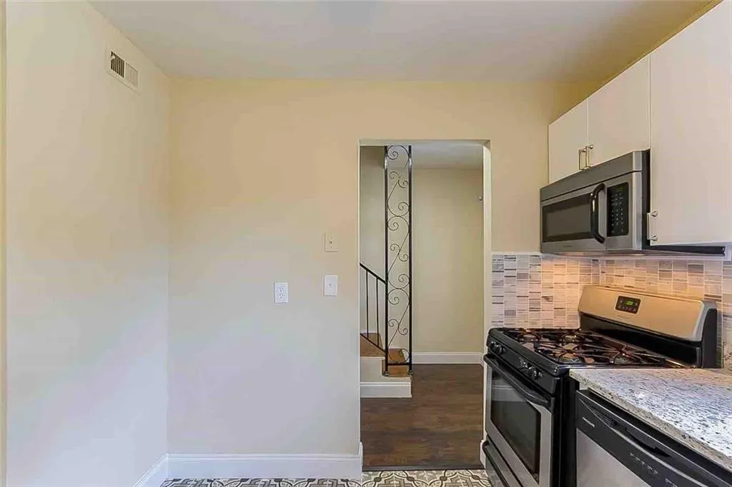 5697 Kingsport Drive Unit 3, Atlanta, Georgia 30342, 2 Bedrooms Bedrooms, ,1 BathroomBathrooms,Residential,Sold,5697 Kingsport Drive Unit 3,6669175