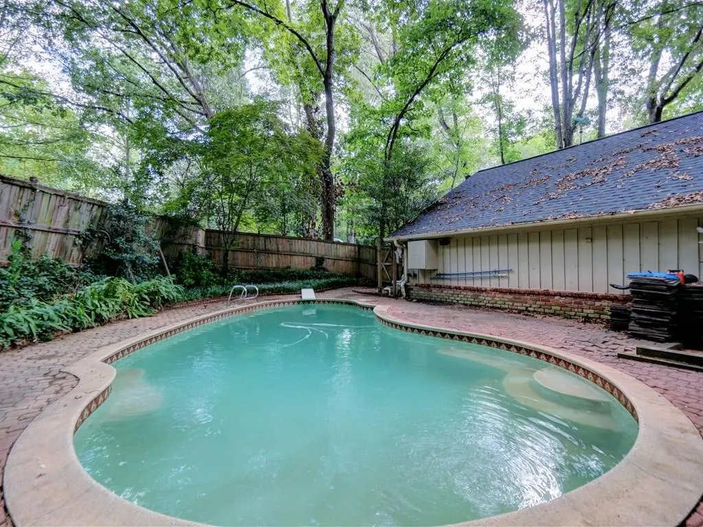 320 Westerhall Court, Sandy Springs, Georgia 30328, 5 Bedrooms Bedrooms, ,2 BathroomsBathrooms,Residential,Sold,320 Westerhall Court,5750141