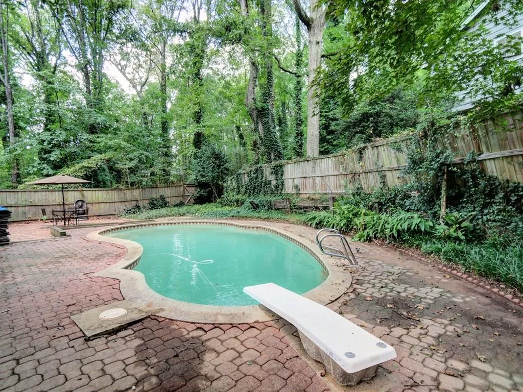 320 Westerhall Court, Sandy Springs, Georgia 30328, 5 Bedrooms Bedrooms, ,2 BathroomsBathrooms,Residential,Sold,320 Westerhall Court,5750141