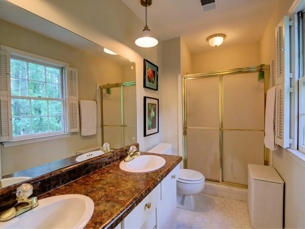 320 Westerhall Court, Sandy Springs, Georgia 30328, 5 Bedrooms Bedrooms, ,2 BathroomsBathrooms,Residential,Sold,320 Westerhall Court,5750141