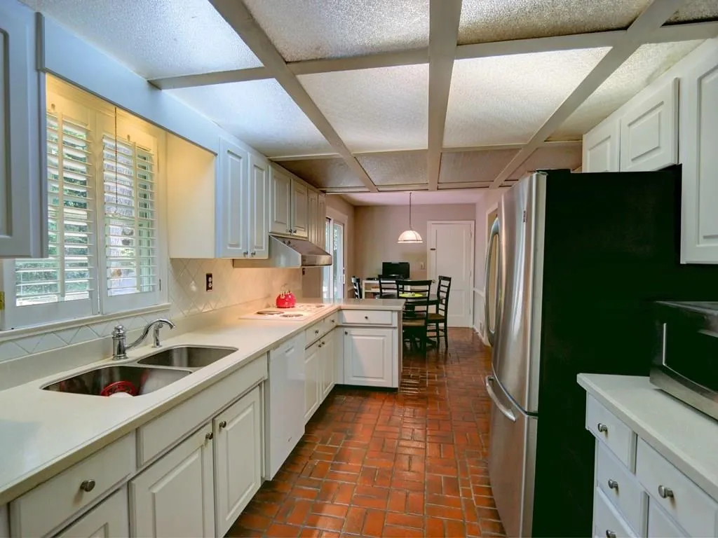 320 Westerhall Court, Sandy Springs, Georgia 30328, 5 Bedrooms Bedrooms, ,2 BathroomsBathrooms,Residential,Sold,320 Westerhall Court,5750141