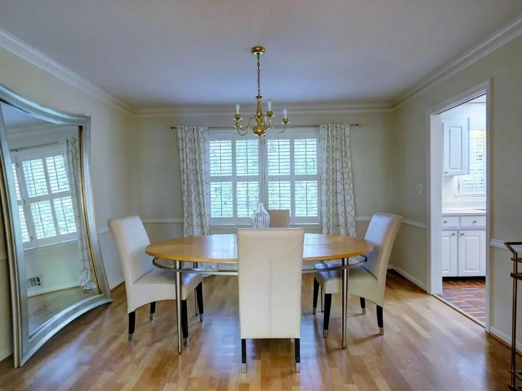 320 Westerhall Court, Sandy Springs, Georgia 30328, 5 Bedrooms Bedrooms, ,2 BathroomsBathrooms,Residential,Sold,320 Westerhall Court,5750141