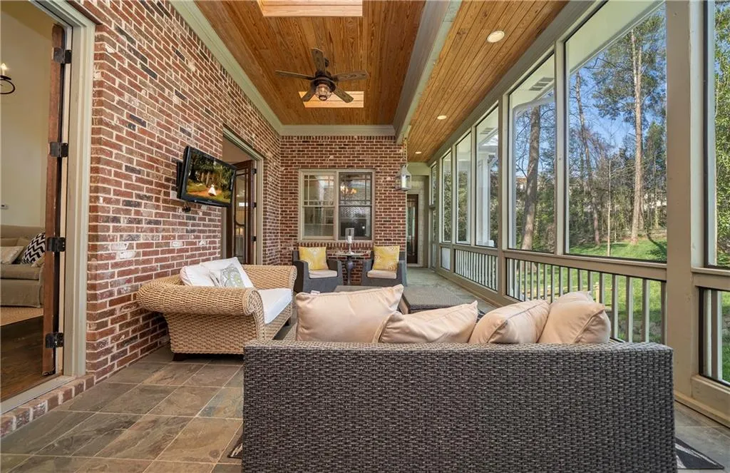 4842 Kitty Hawk Drive, Atlanta, Georgia 30342, 5 Bedrooms Bedrooms, ,5 BathroomsBathrooms,Residential,Sold,4842 Kitty Hawk Drive,6726747