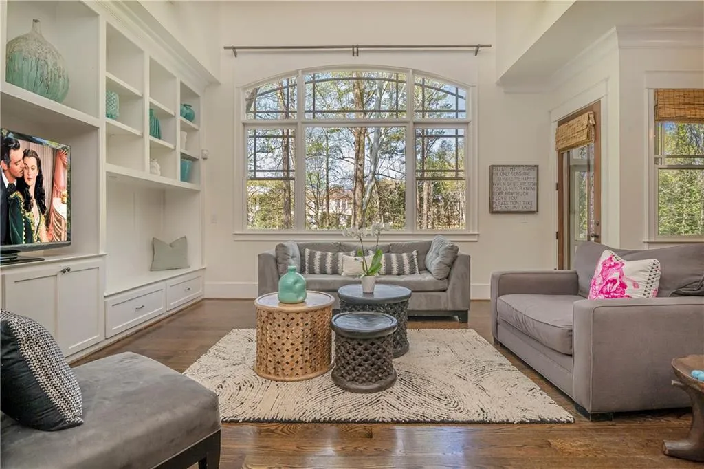 4842 Kitty Hawk Drive, Atlanta, Georgia 30342, 5 Bedrooms Bedrooms, ,5 BathroomsBathrooms,Residential,Sold,4842 Kitty Hawk Drive,6726747