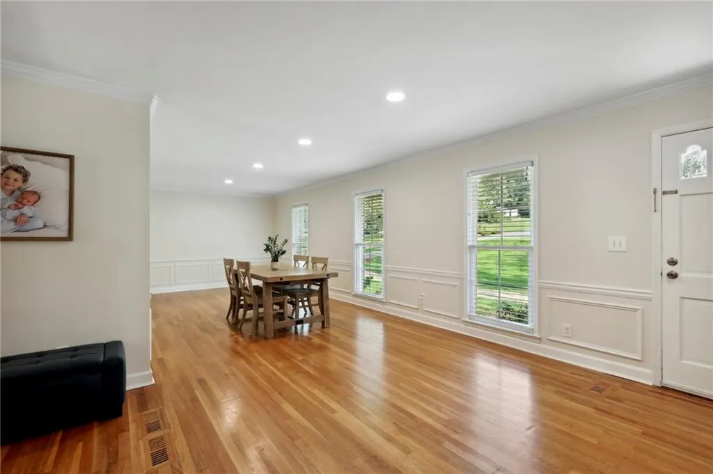420 Colewood Way, Atlanta, Georgia 30328, 4 Bedrooms Bedrooms, ,3 BathroomsBathrooms,Residential,Sold,420 Colewood Way,7081634