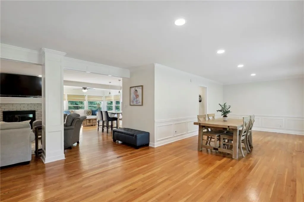 420 Colewood Way, Atlanta, Georgia 30328, 4 Bedrooms Bedrooms, ,3 BathroomsBathrooms,Residential,Sold,420 Colewood Way,7081634