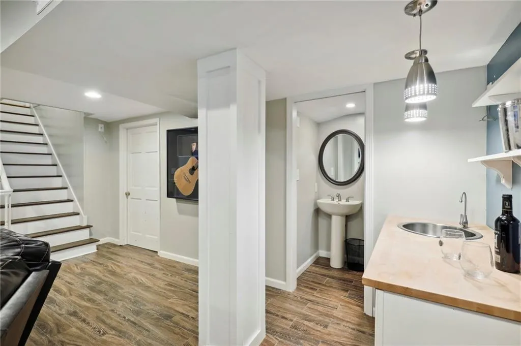 420 Colewood Way, Atlanta, Georgia 30328, 4 Bedrooms Bedrooms, ,3 BathroomsBathrooms,Residential,Sold,420 Colewood Way,7081634