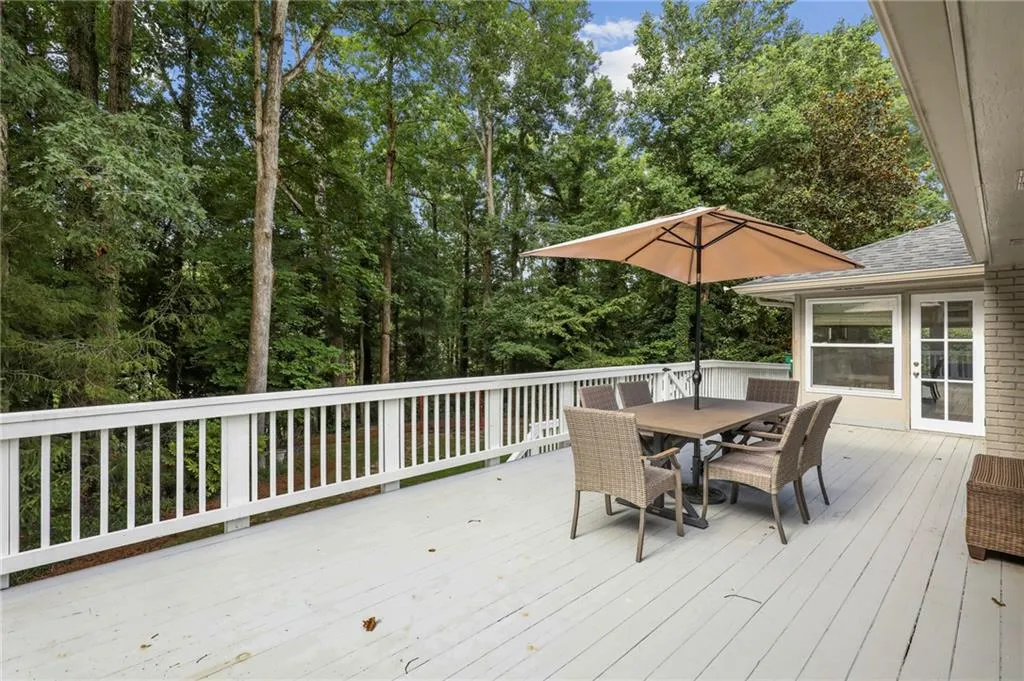 420 Colewood Way, Atlanta, Georgia 30328, 4 Bedrooms Bedrooms, ,3 BathroomsBathrooms,Residential,Sold,420 Colewood Way,7081634
