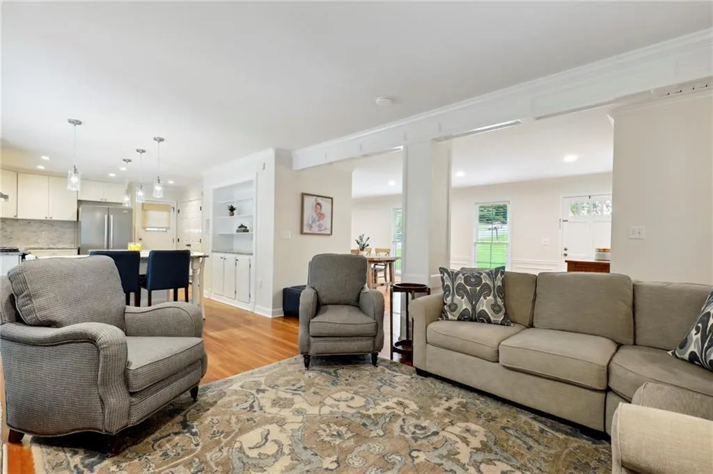 420 Colewood Way, Atlanta, Georgia 30328, 4 Bedrooms Bedrooms, ,3 BathroomsBathrooms,Residential,Sold,420 Colewood Way,7081634