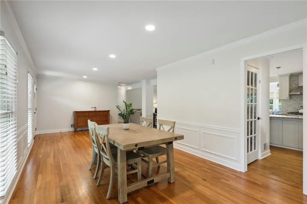 420 Colewood Way, Atlanta, Georgia 30328, 4 Bedrooms Bedrooms, ,3 BathroomsBathrooms,Residential,Sold,420 Colewood Way,7081634
