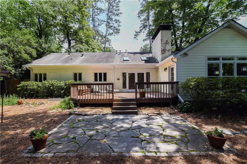 420 Carolwood Lane, Sandy Springs, Georgia 30342, 3 Bedrooms Bedrooms, ,2 BathroomsBathrooms,Residential,Sold,420 Carolwood Lane,5860765