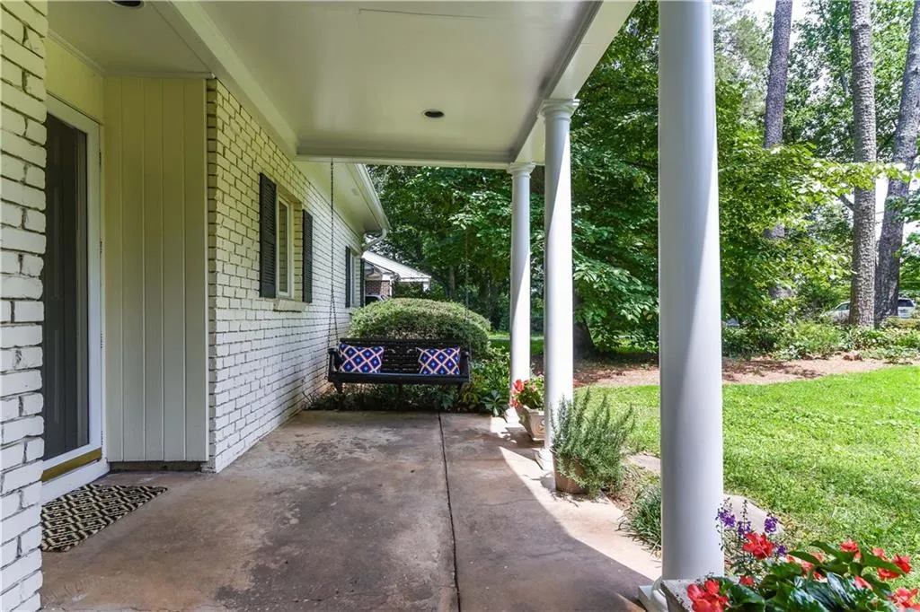 420 Carolwood Lane, Sandy Springs, Georgia 30342, 3 Bedrooms Bedrooms, ,2 BathroomsBathrooms,Residential,Sold,420 Carolwood Lane,5860765