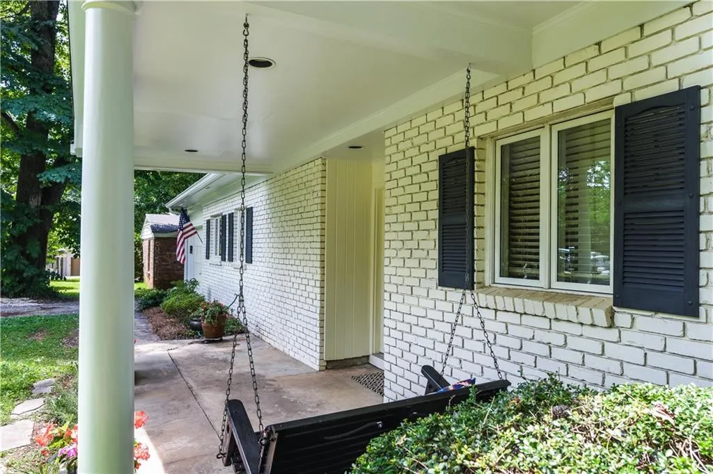 420 Carolwood Lane, Sandy Springs, Georgia 30342, 3 Bedrooms Bedrooms, ,2 BathroomsBathrooms,Residential,Sold,420 Carolwood Lane,5860765
