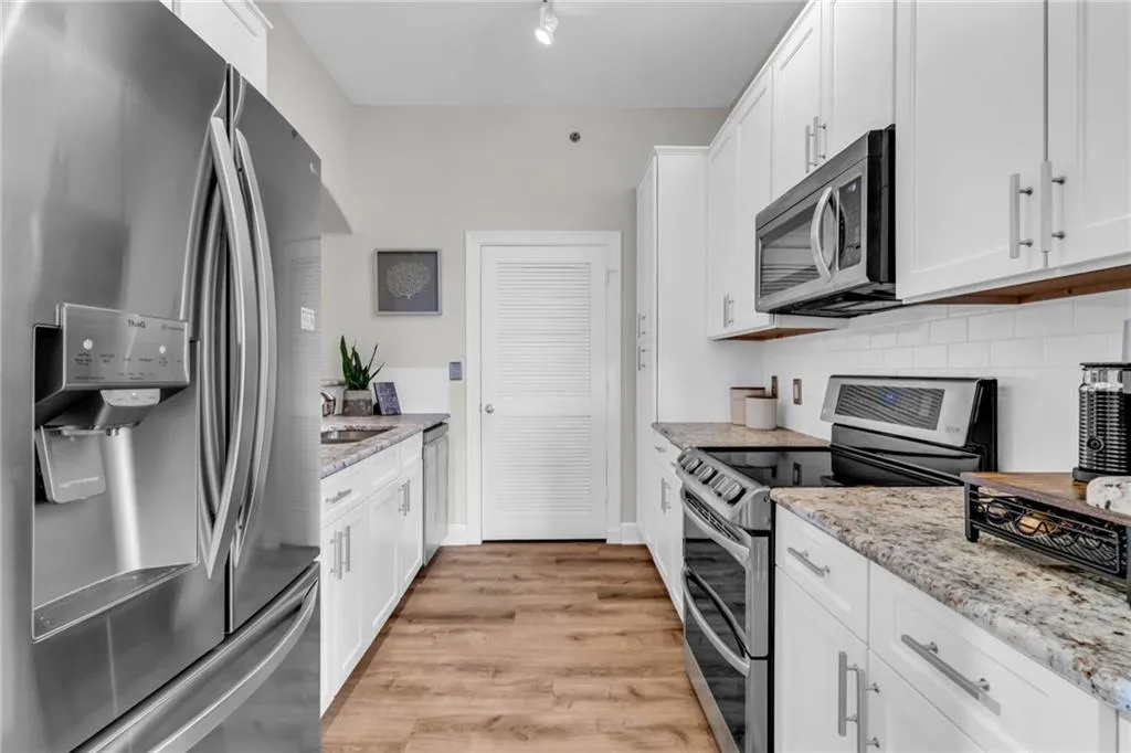 3445 Stratford Road Ne Unit 708, Atlanta, Georgia 30326, 1 Bedroom Bedrooms, ,1 BathroomBathrooms,Residential,For Sale,3445 Stratford Road Ne Unit 708,7649061