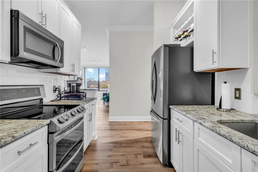 3445 Stratford Road Ne Unit 708, Atlanta, Georgia 30326, 1 Bedroom Bedrooms, ,1 BathroomBathrooms,Residential,For Sale,3445 Stratford Road Ne Unit 708,7649061