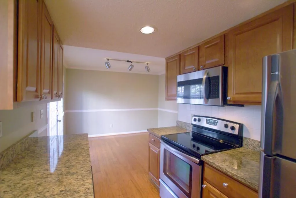 6900 Roswell Road Unit L-1, Sandy Springs, Georgia 30328, 2 Bedrooms Bedrooms, ,2 BathroomsBathrooms,Residential,Sold,6900 Roswell Road Unit L-1,5948042