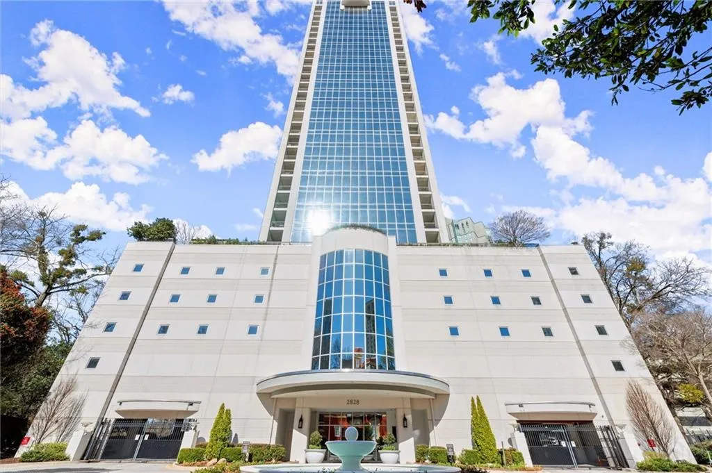 2828 Peachtree Road Nw Unit 701, Atlanta, Georgia 30305, 2 Bedrooms Bedrooms, ,2 BathroomsBathrooms,Residential,For Sale,2828 Peachtree Road Nw Unit 701,7535437