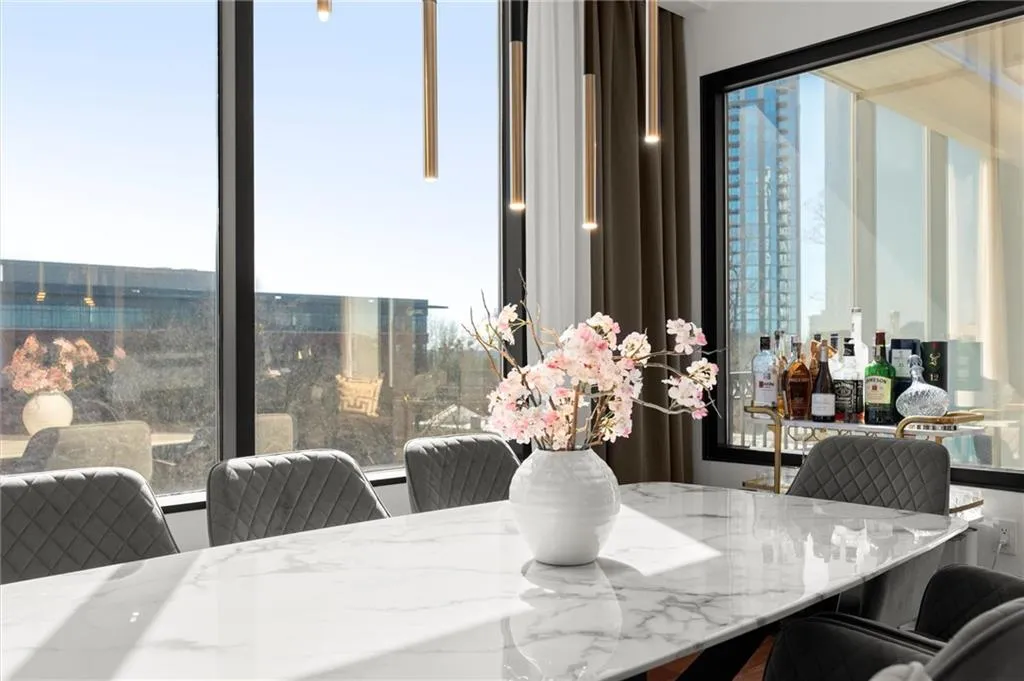 2828 Peachtree Road Nw Unit 701, Atlanta, Georgia 30305, 2 Bedrooms Bedrooms, ,2 BathroomsBathrooms,Residential,For Sale,2828 Peachtree Road Nw Unit 701,7535437