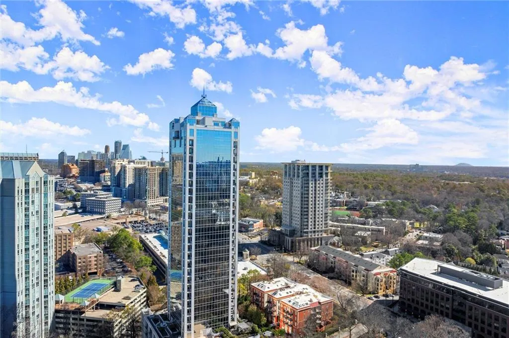 2828 Peachtree Road Nw Unit 701, Atlanta, Georgia 30305, 2 Bedrooms Bedrooms, ,2 BathroomsBathrooms,Residential,For Sale,2828 Peachtree Road Nw Unit 701,7535437