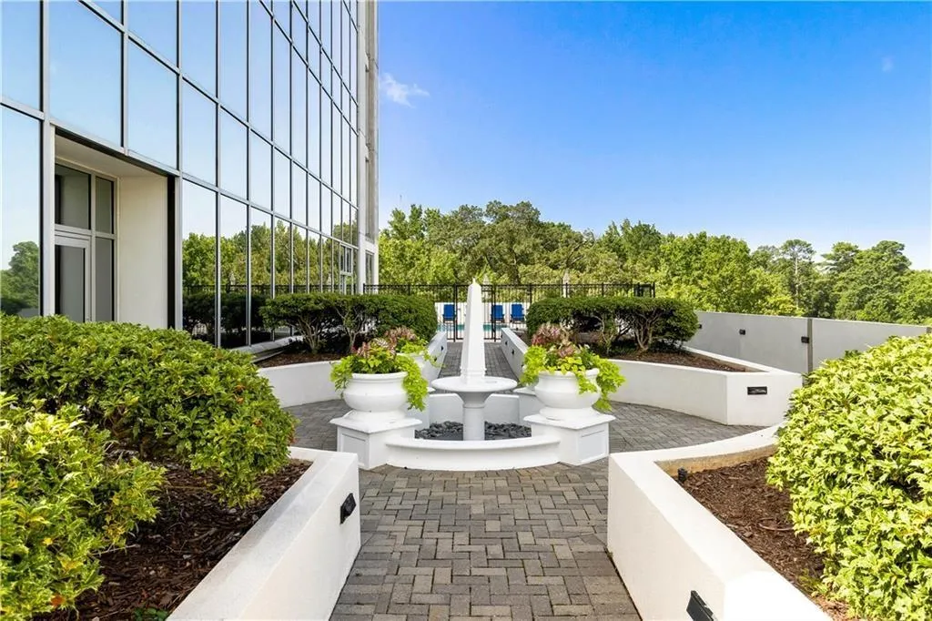 2828 Peachtree Road Nw Unit 701, Atlanta, Georgia 30305, 2 Bedrooms Bedrooms, ,2 BathroomsBathrooms,Residential,For Sale,2828 Peachtree Road Nw Unit 701,7535437