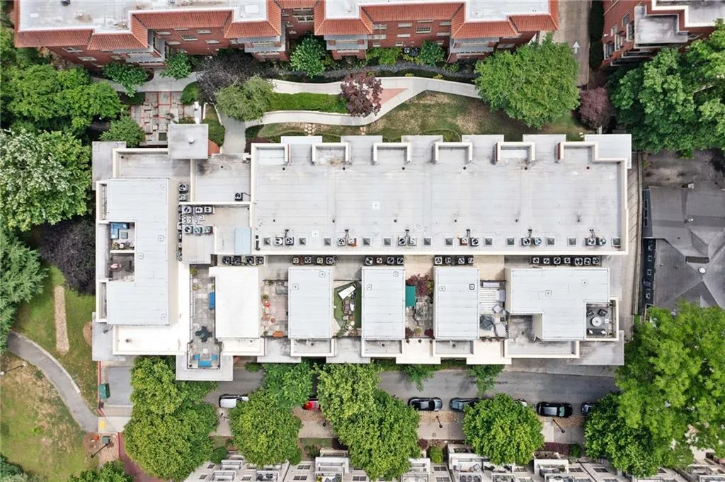 Aerial view of property and surrounding area