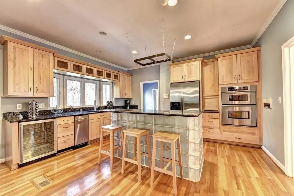 9450 Huntcliff Trace, Sandy Springs, Georgia 30350, 4 Bedrooms Bedrooms, ,4 BathroomsBathrooms,Residential,Sold,9450 Huntcliff Trace,6766837