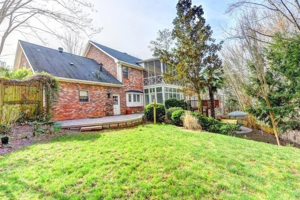 9450 Huntcliff Trace, Sandy Springs, Georgia 30350, 4 Bedrooms Bedrooms, ,4 BathroomsBathrooms,Residential,Sold,9450 Huntcliff Trace,6766837