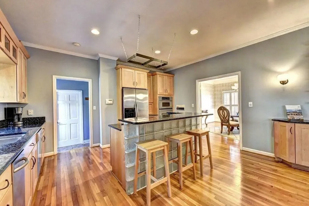 9450 Huntcliff Trace, Sandy Springs, Georgia 30350, 4 Bedrooms Bedrooms, ,4 BathroomsBathrooms,Residential,Sold,9450 Huntcliff Trace,6766837