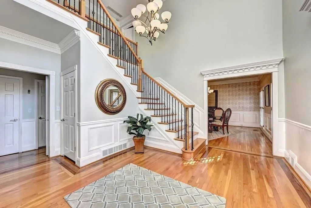 9450 Huntcliff Trace, Sandy Springs, Georgia 30350, 4 Bedrooms Bedrooms, ,4 BathroomsBathrooms,Residential,Sold,9450 Huntcliff Trace,6766837